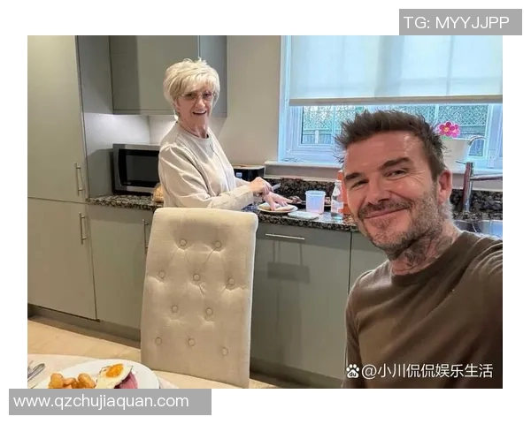 足球明星与孩子的温馨时光揭秘亲子互动的快乐瞬间